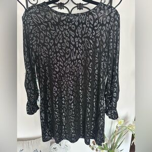 Susan Graver Black and Silver metallic Patterned Blouse/Tunic